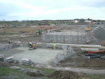 Reinforced earth bridge abutments