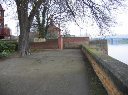 Meadow Lane waterside before the works